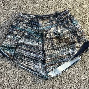 Lululemon Hotty Hot shorts in digital oasis Size 6 Tall